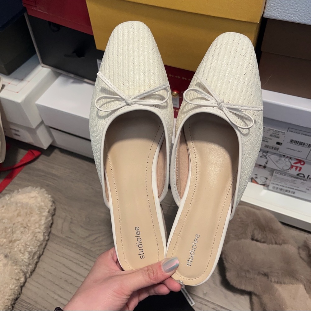 White Bow flat sandals